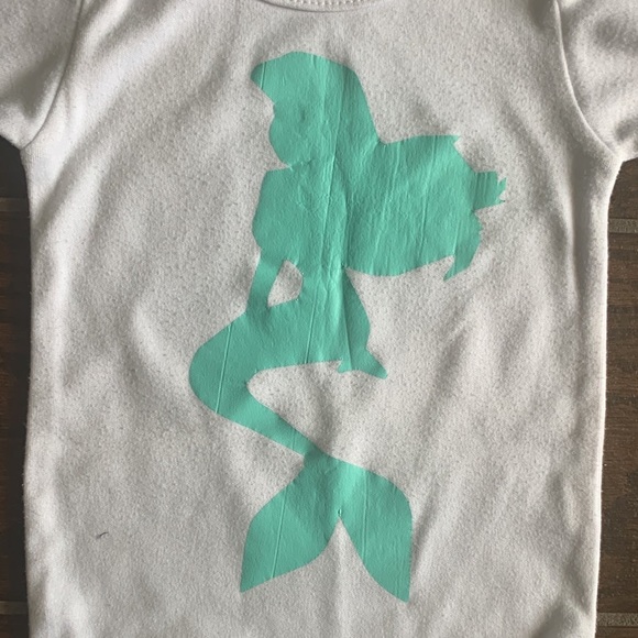 Laughing Giraffe Mermaid Onesie | Size 6-12mo. - Picture 2 of 4
